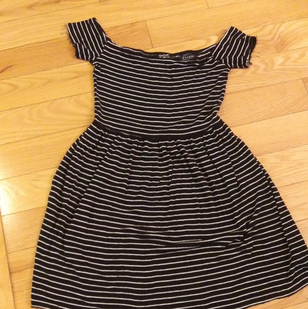 American Eagle Soft and Sexy Off The Shoulder Dress